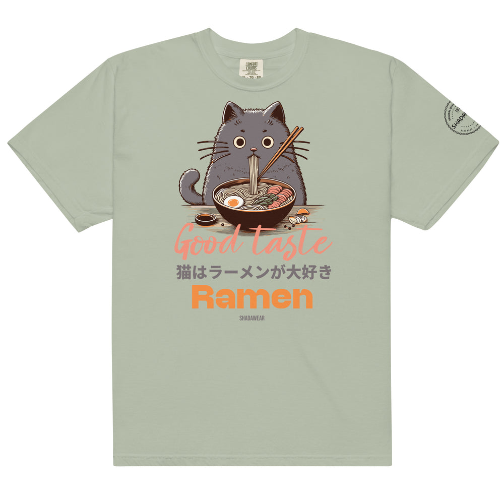 Gatinho Loves Ramen | heavyweight t-shirt